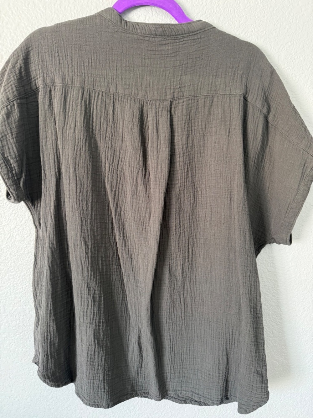 Gray Linen Short-Sleeve Button-Down - Picture 3 of 3